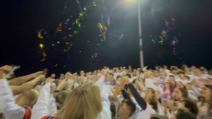 Middletown+student+section+gives+a+glimpse+into+a+home+football+game